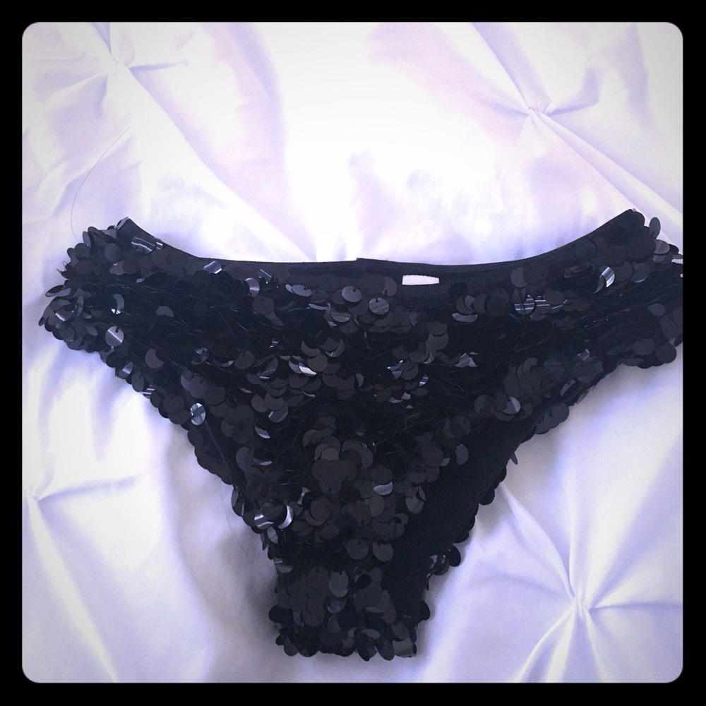 Super cute black sequin festival bottoms!